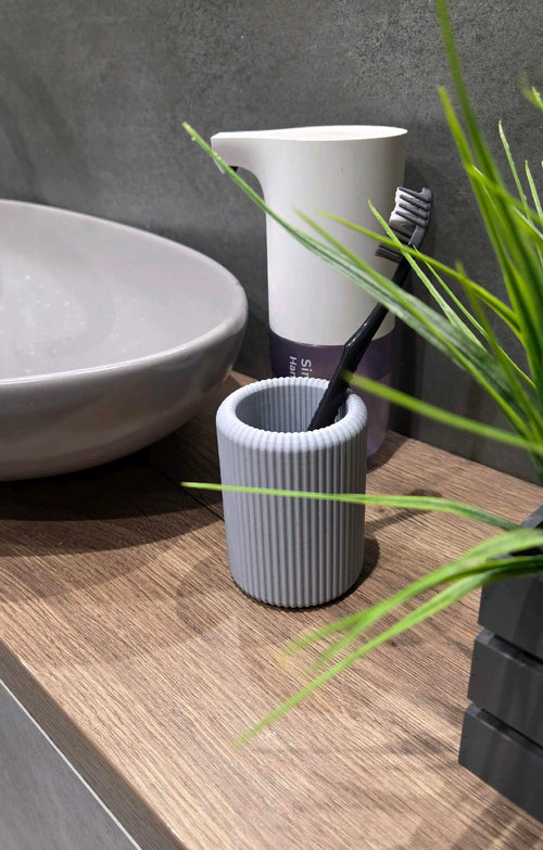 Ribbed Toothbrush Holder