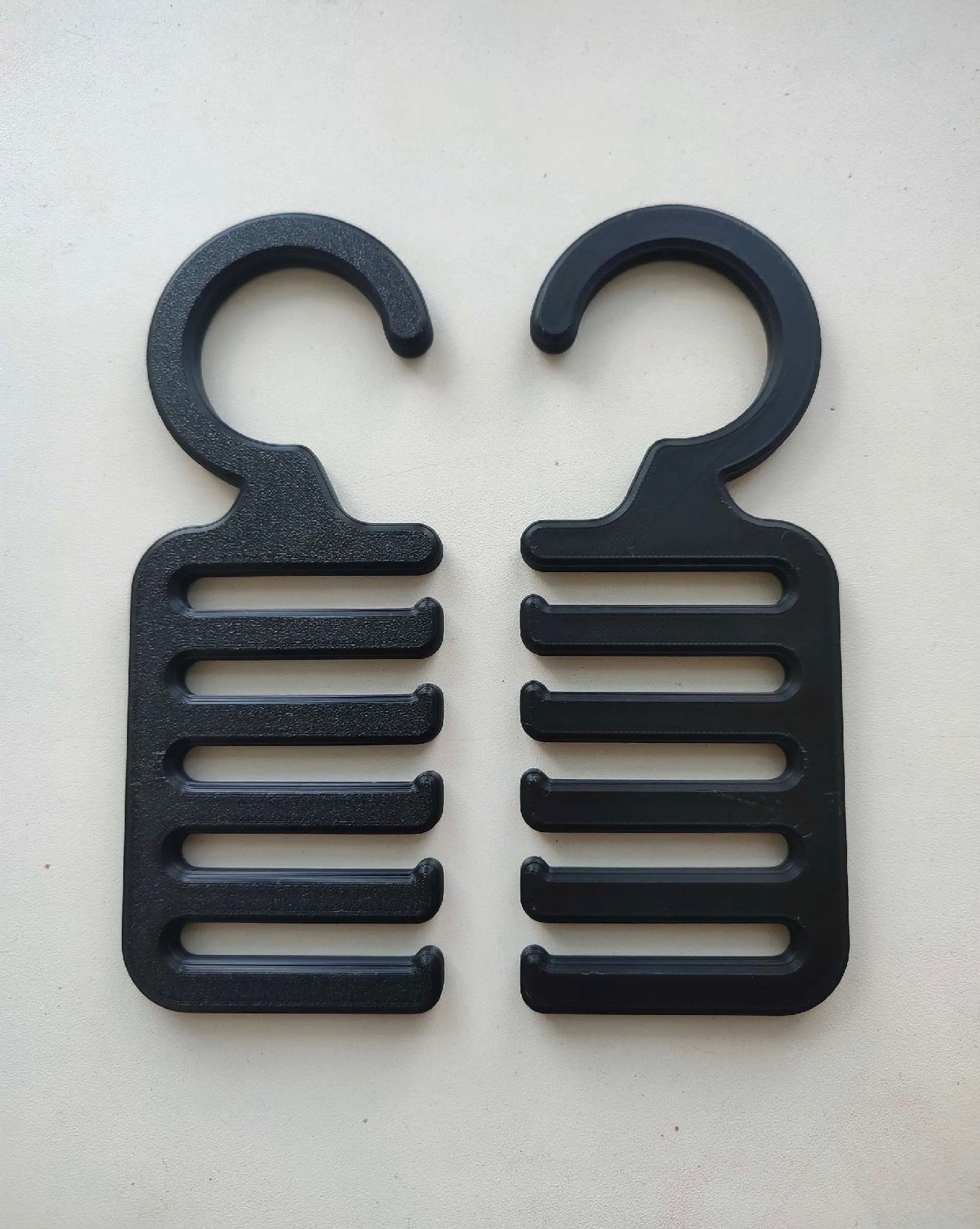 Vertical Tie Hanger