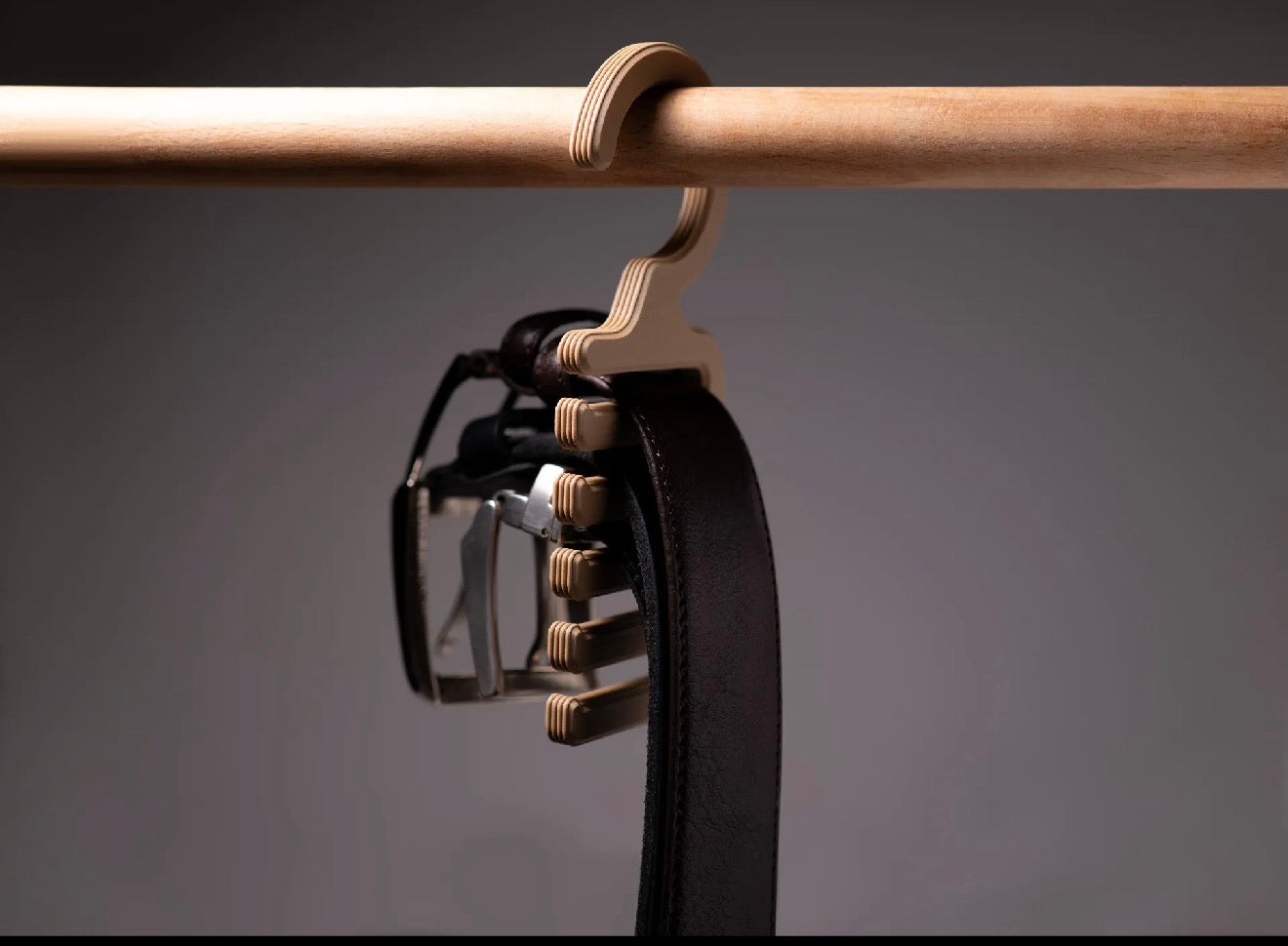 Vertical Tie Hanger
